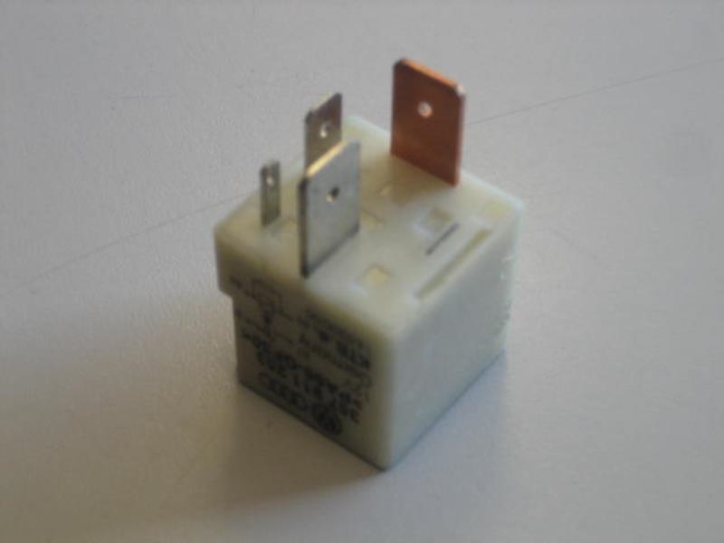 Relais electrique VOLKSWAGEN FOX Diesel - 1