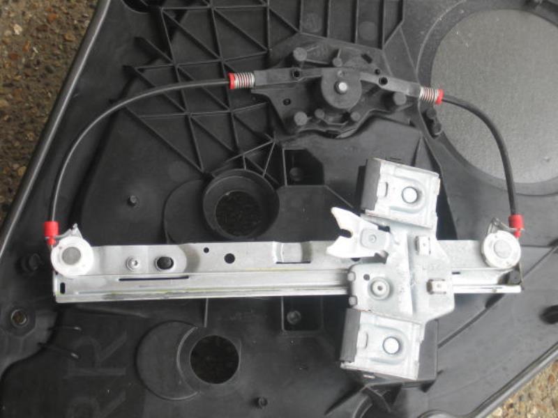 Alzacristalli manuale posteriore destro FORD FIESTA 6 PHASE 1 Diésel - 1