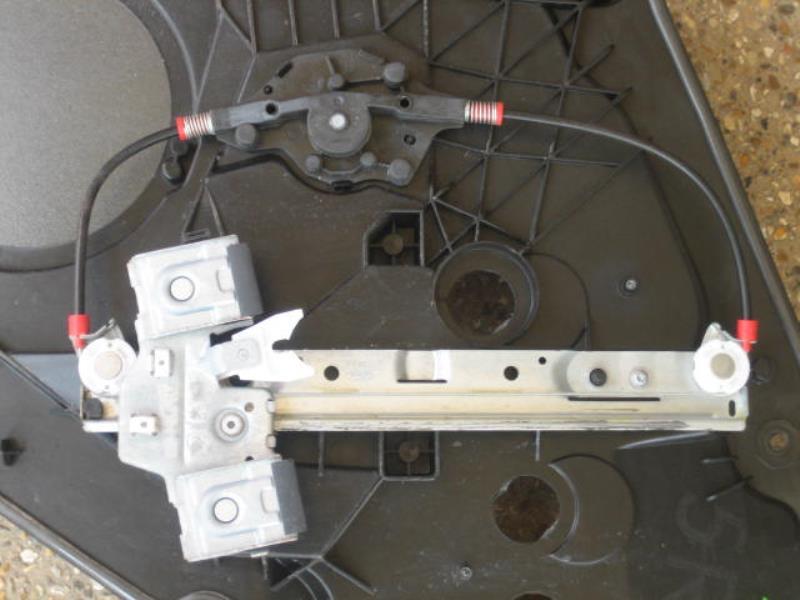 Alzacristalli manuale posteriore sinistro FORD FIESTA 6 PHASE 1 Diésel - 1