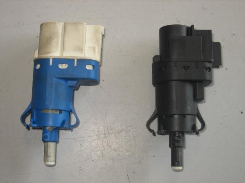 Contattore luce stop FORD FIESTA 6 PHASE 1 Diésel - 1