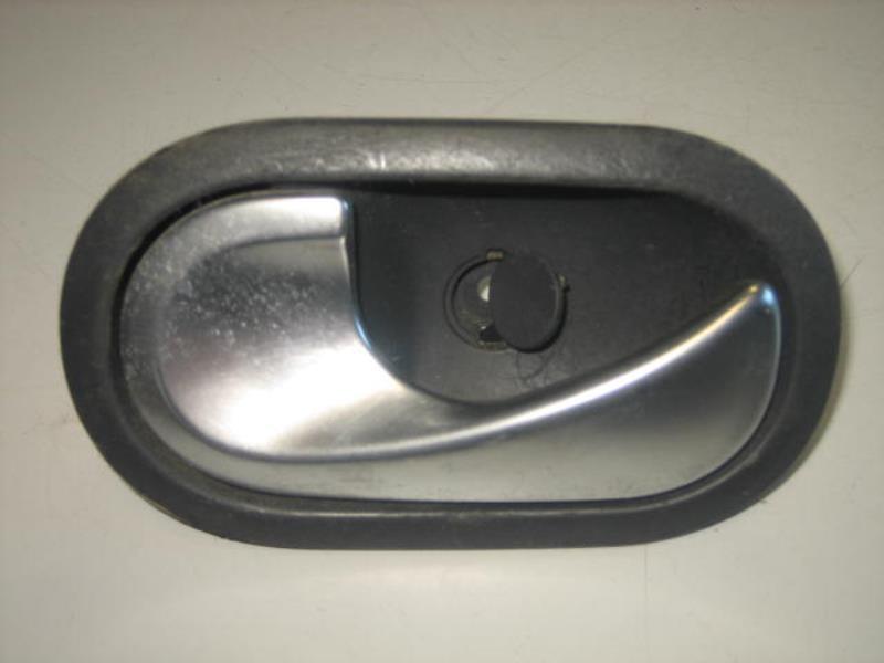 Maniglia interna posteriore sinistra RENAULT SCENIC 2 PHASE 1 Diésel - 1