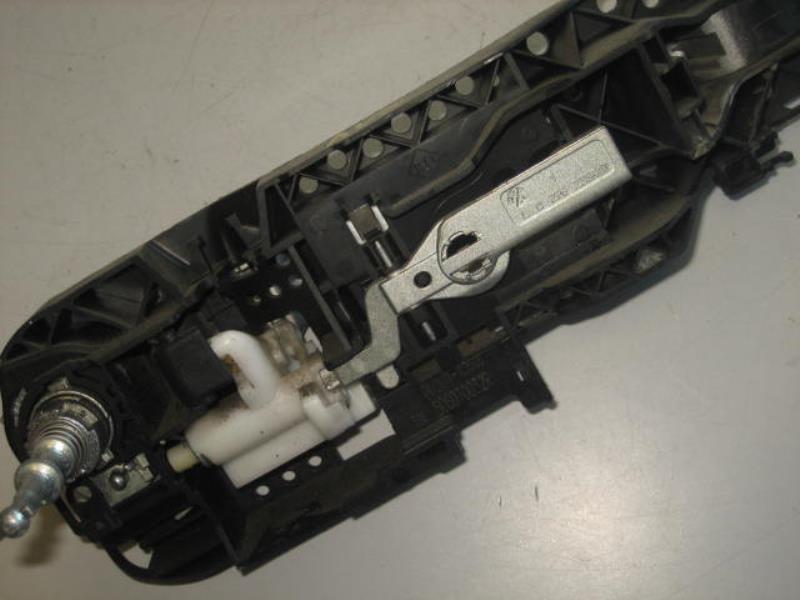 Maniglia portiera anteriore sinistra RENAULT MEGANE 3 PHASE 1 COUPE Diésel - 1