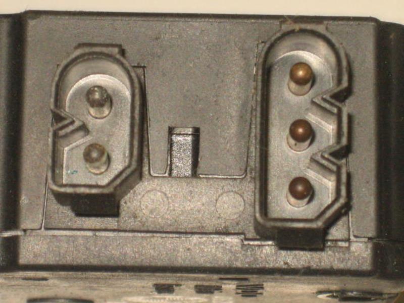 Boitier de centralisation BMW SERIE 3 E36 Diesel - 1