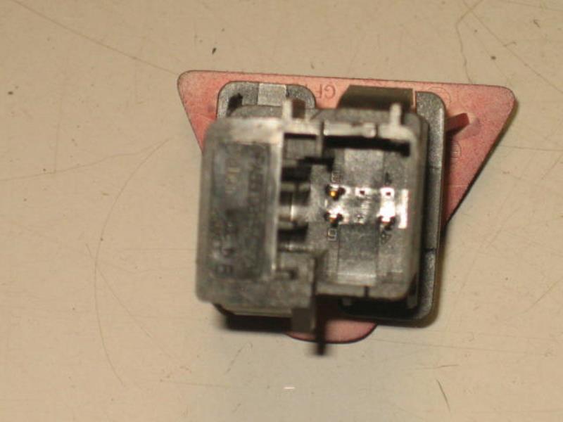 Bouton de warning PEUGEOT 307 PHASE 2 CABRIOLET Diesel - 1