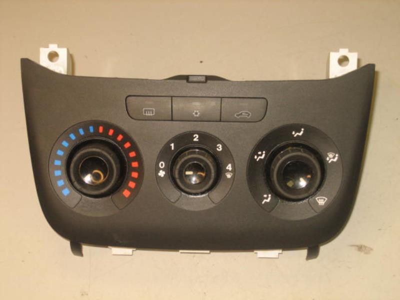 Commande chauffage FIAT PUNTO EVO 3 Diesel - 1