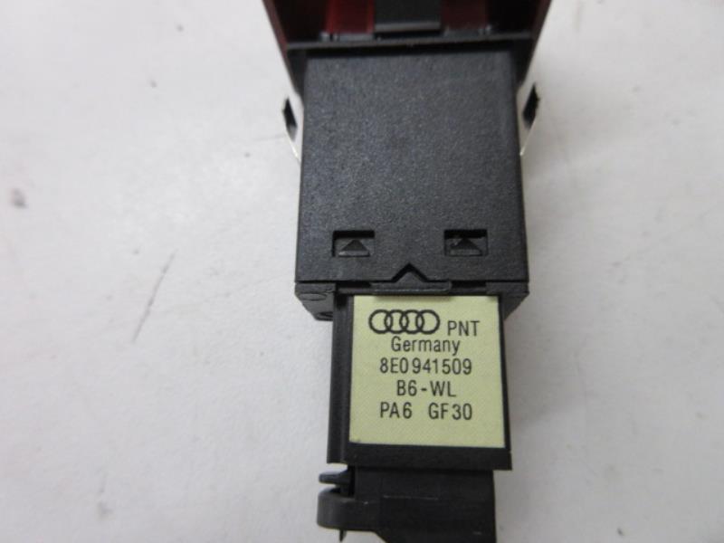 Bouton de warning AUDI A4 2 AVANT PHASE 2 BREAK Diesel - 1