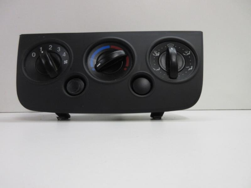 Commande chauffage FORD FIESTA 5 PHASE 2 Essence - 1