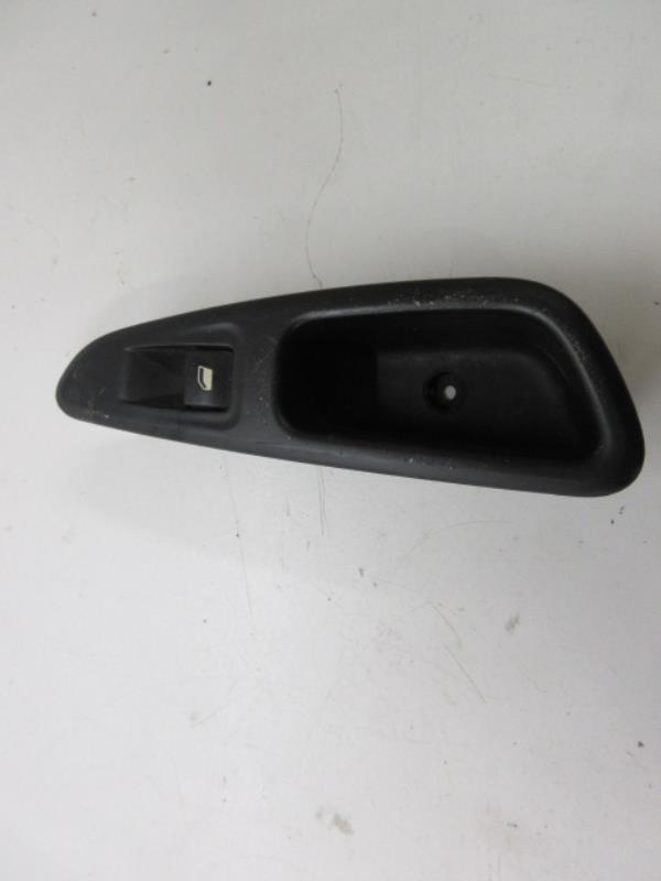 Interruttore lavacristalli posteriore sinistro PEUGEOT 308 1 PHASE 1 Diésel - 1
