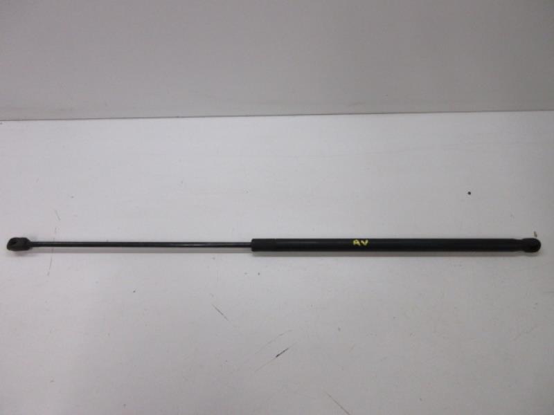 Verin de capot AUDI A4 2 AVANT PHASE 2 BREAK Diesel - 1