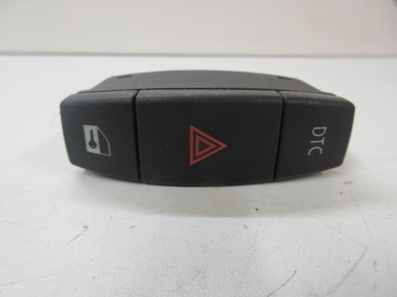 Bouton de warning BMW SERIE 1 E87 PHASE 1 Diesel - 1