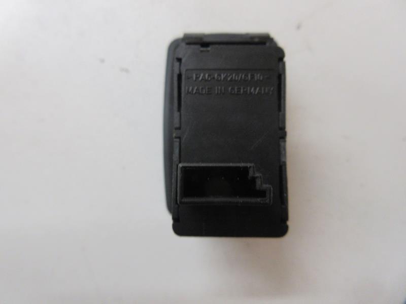 Interruttore lavacristalli posteriore destro BMW SERIE 1 E87 PHASE 1 Diésel - 1
