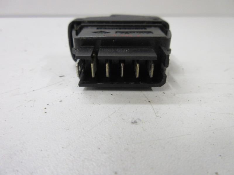 Interruttore lavacristalli posteriore sinistro RENAULT CLIO 2 PHASE 1 Diésel - 1