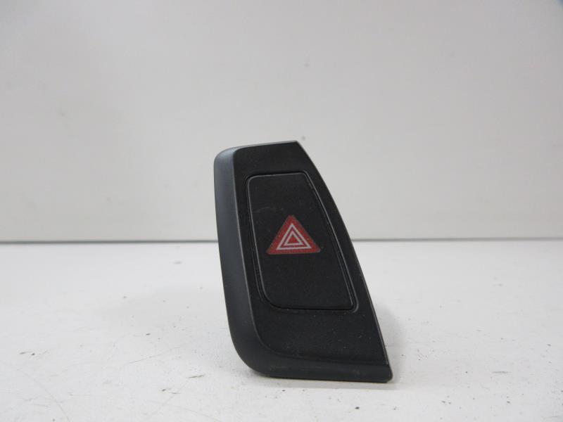 Bouton de warning AUDI A4 3 AVANT PHASE 1 BREAK Diesel - 1