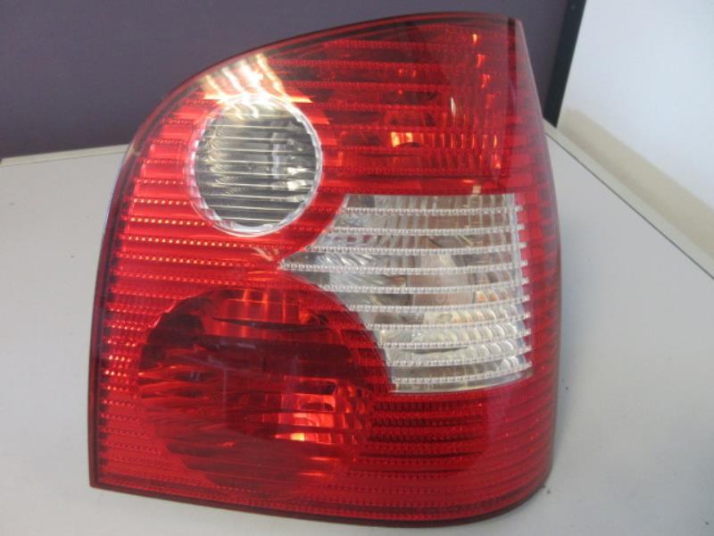 Fanale posteriore principale destro (luci) VOLKSWAGEN POLO 4 PHASE 1 Diésel - 1