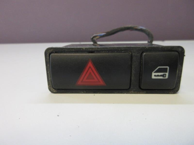 Bouton de warning BMW SERIE 3 E46 PHASE 1 Diesel - 1