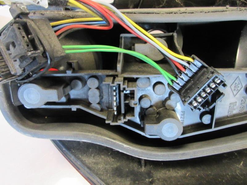 Fanale posteriore principale sinistro (luci) RENAULT LAGUNA 2 PHASE 1 BREAK Diésel - 1