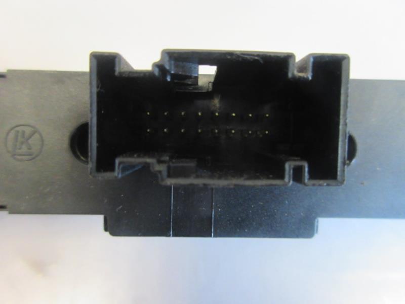 Bouton de warning OPEL ZAFIRA B PHASE 2 Diesel - 1