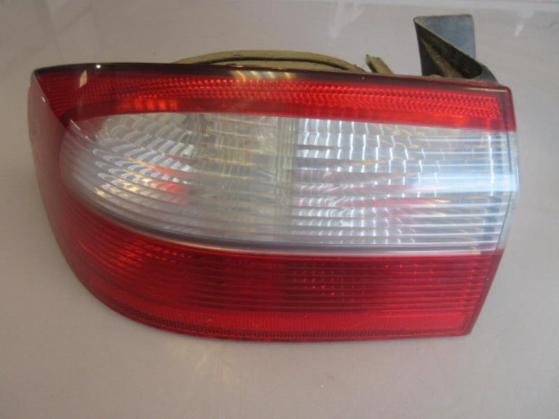 Fanale posteriore principale sinistro (luci) RENAULT LAGUNA 2 PHASE 1 Gasolina - 1
