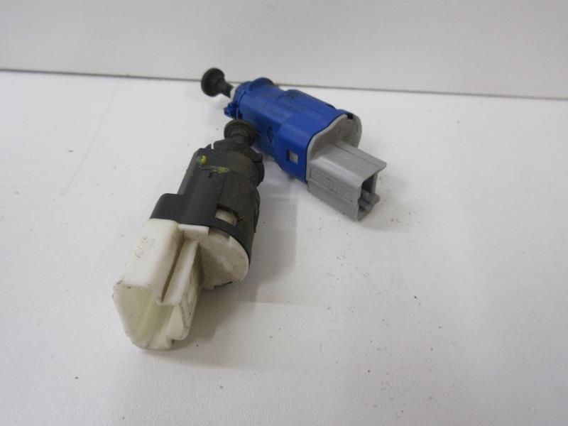 Contattore luce stop RENAULT CLIO 3 PHASE 2 BREAK Diésel - 1