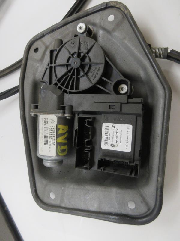 Alzacristalli elettrico anteriore destro VOLKSWAGEN GOLF 5 Diésel - 1