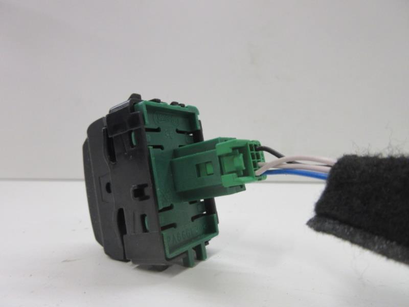 Bouton/Interrupteur RENAULT CLIO 4 PHASE 2 Diesel - 1