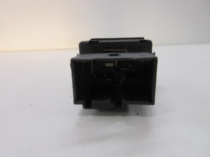 Interruttore luci emergenza VOLKSWAGEN POLO 4 PHASE 1 Gasolina - 1