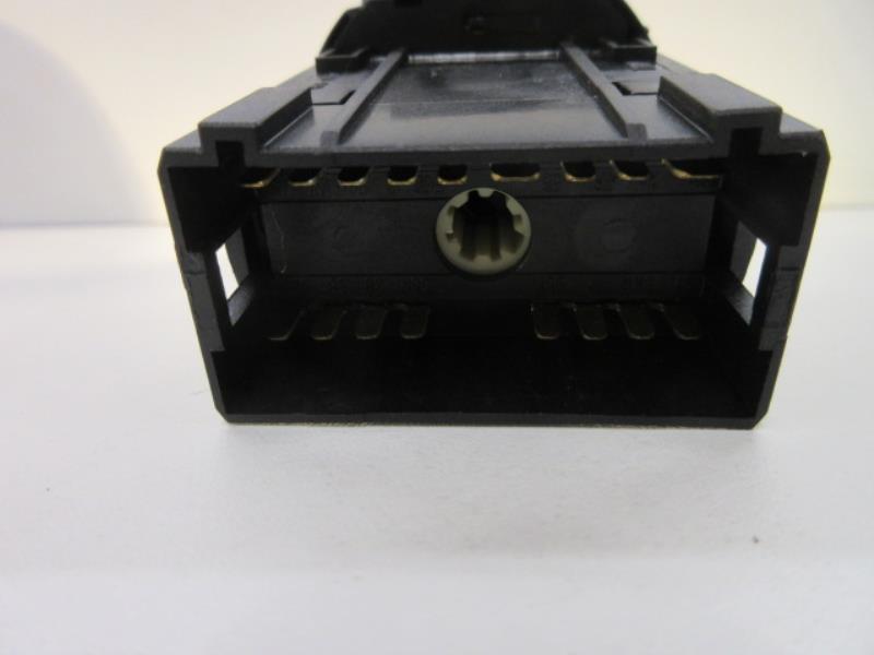 Commande de phare VOLKSWAGEN POLO 4 PHASE 1 Essence - 1
