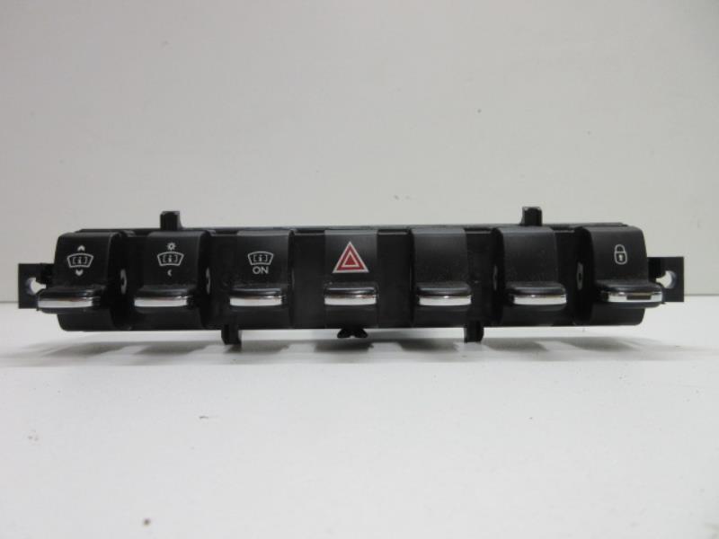 Bouton de warning PEUGEOT 3008 1 PHASE 1 Diesel/Hybride - 1