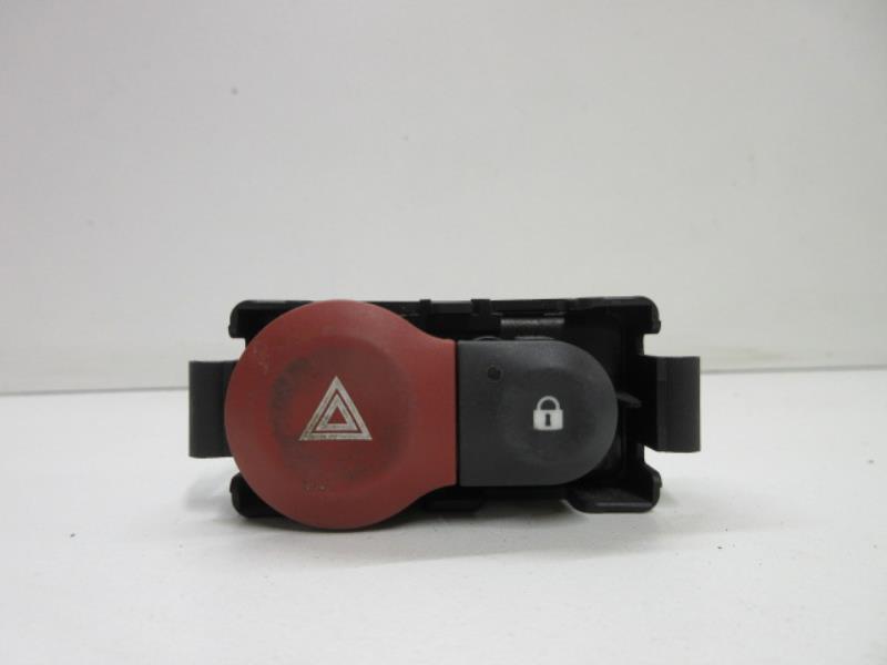 Bouton de warning RENAULT CLIO 3 PHASE 1 Diesel - 1