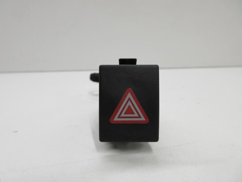 Bouton de warning VOLKSWAGEN POLO 4 PHASE 2 Diesel - 1