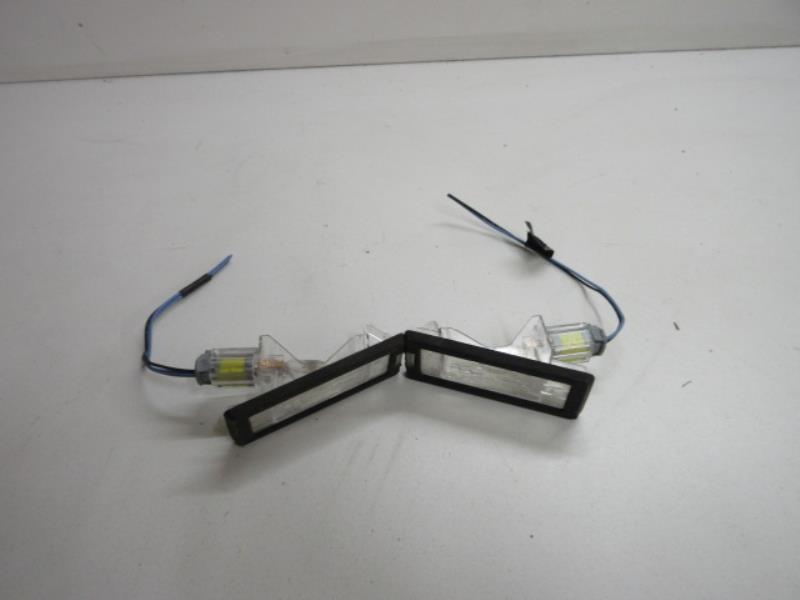 Eclairage de plaque RENAULT ESPACE 4 PHASE 1 Essence - 1