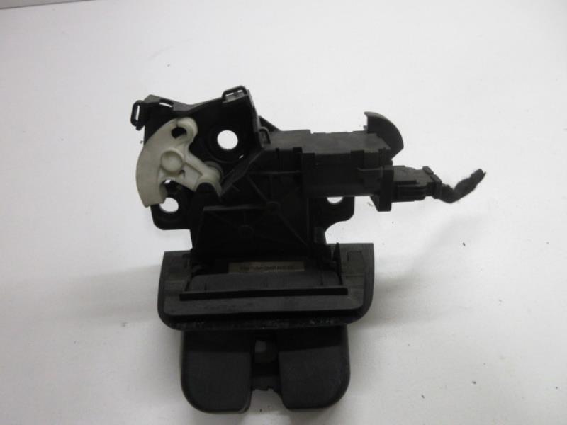 Serrure de coffre AUDI A3 2 SPORTBACK PHASE 1 Diesel - 1