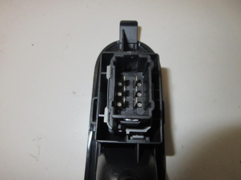Interruttore lavacristalli posteriore destro RENAULT CLIO 3 PHASE 2 Diésel - 1