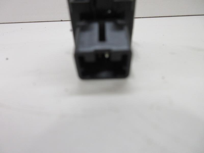 Bouton de warning SUZUKI SWIFT 3 Diesel - 1