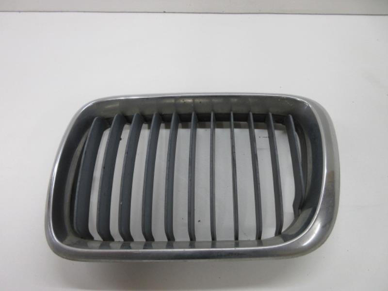 Grille de calandre gauche BMW SERIE 3 E36 COMPACT Diesel - 1