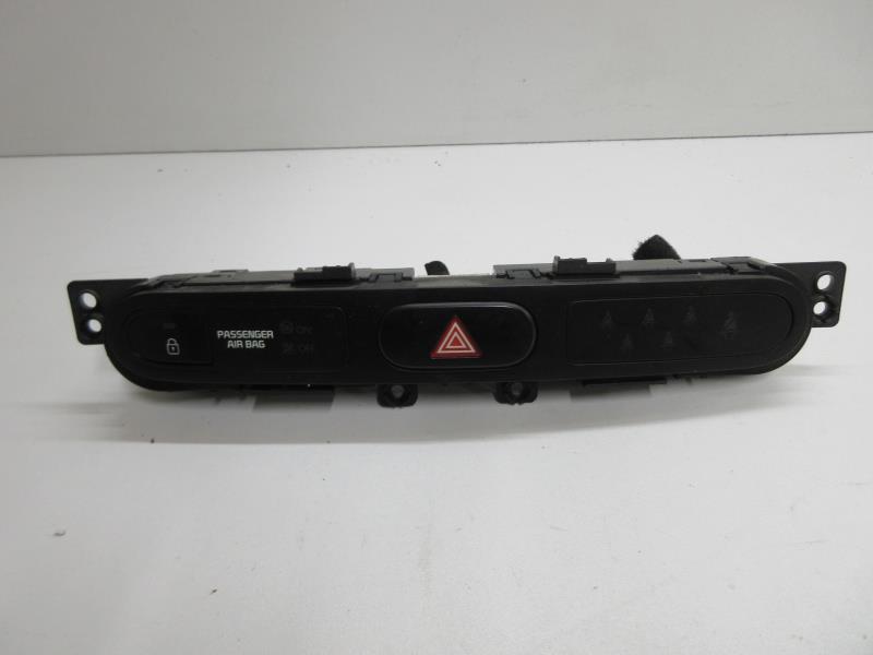 Bouton de warning KIA CARENS 4 PHASE 1 Diesel - 1
