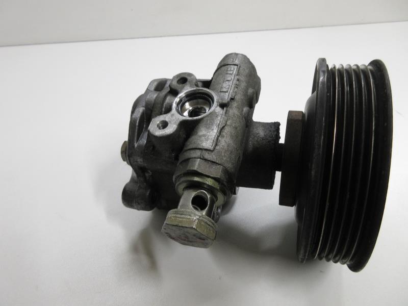 Pompe de direction VOLKSWAGEN GOLF 4 Essence - 1
