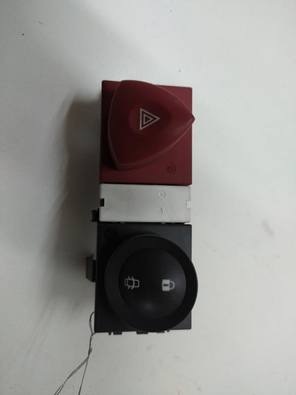 Bouton de warning RENAULT MEGANE 2 PHASE 1 Diesel - 1
