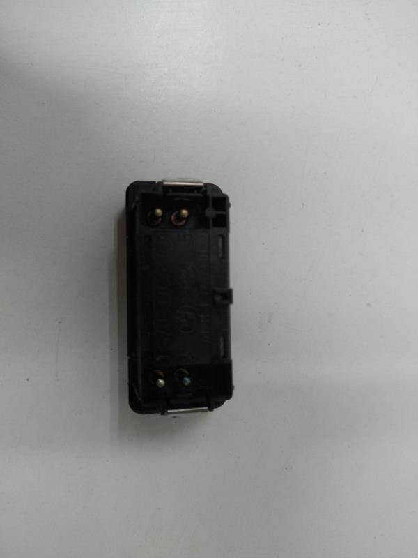 Bouton de warning BMW SERIE 5 E34 TOURING BREAK Diesel - 1