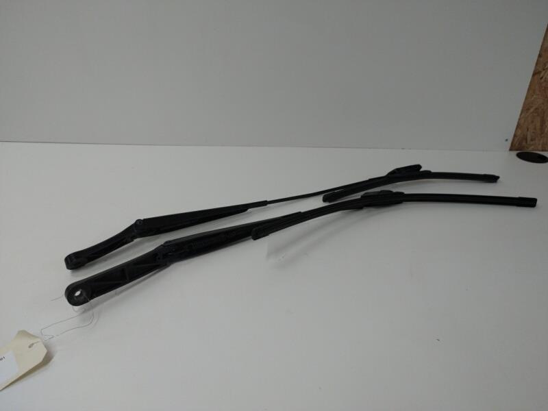 Braccio tergicristallo anteriore VOLKSWAGEN POLO 5 PHASE 2  - 1