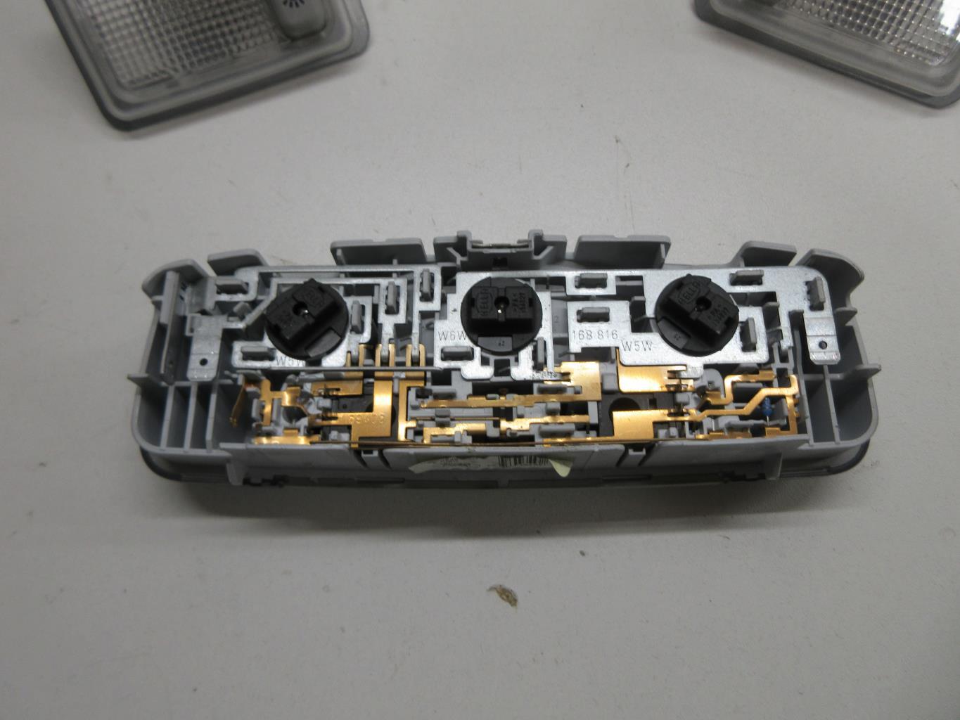 Eclairage de plafonnier FORD FOCUS 2 PHASE 2 Diesel - 1