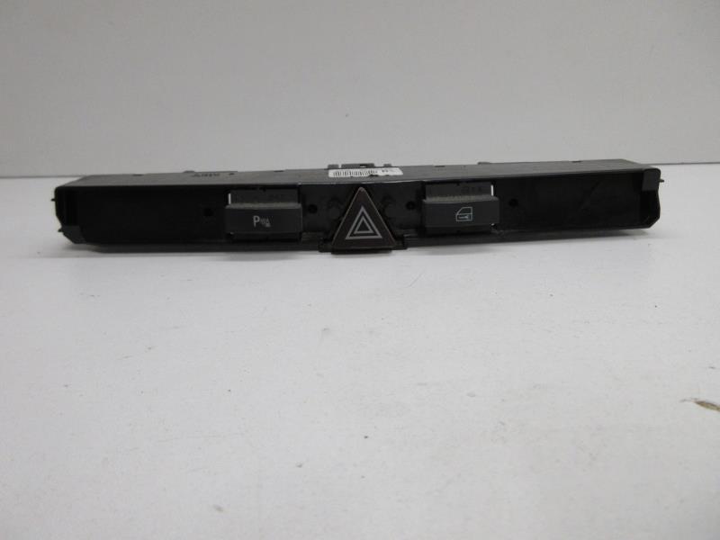 Bouton de warning OPEL ZAFIRA B PHASE 2 Diesel - 1