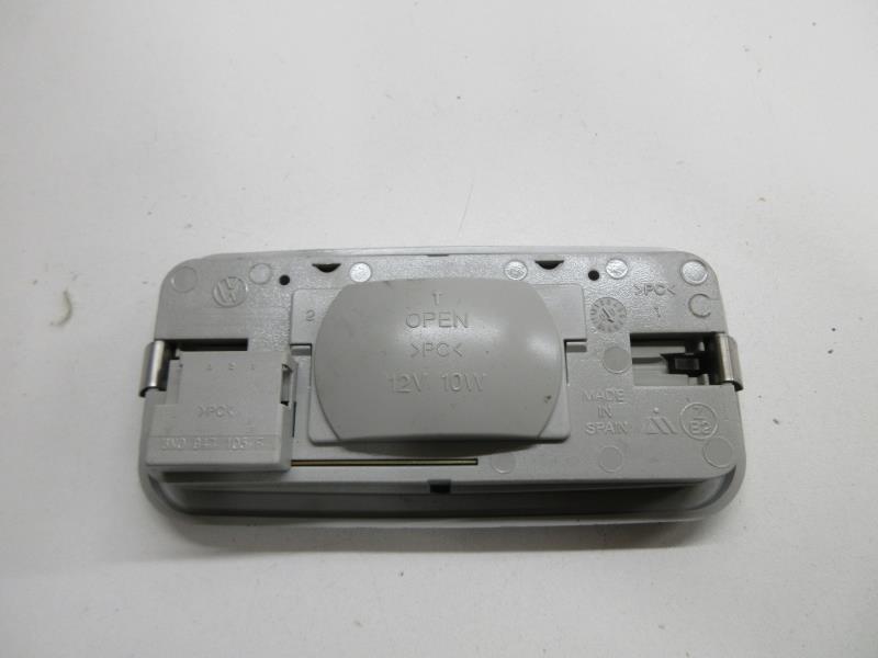 Eclairage de plafonnier VOLKSWAGEN POLO 3 PHASE 2 Essence - 1