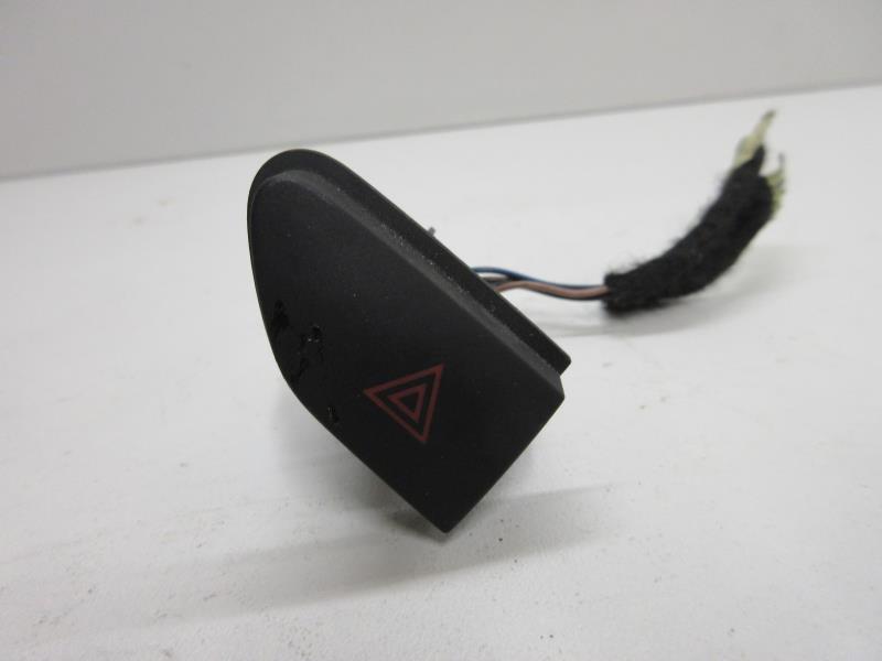 Bouton de warning RENAULT CLIO 4 PHASE 1 Diesel - 1