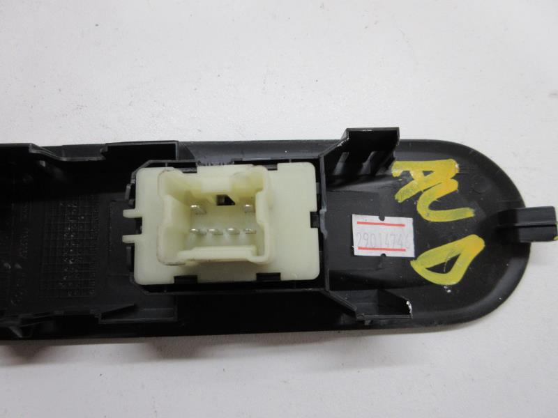 Interruttore lavacristalli anteriore destro RENAULT CLIO 4 PHASE 1 Diésel - 1