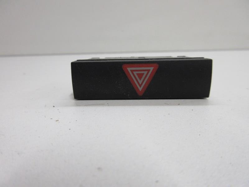 Bouton de warning AUDI A6 3 AVANT PHASE 1 BREAK Diesel - 1