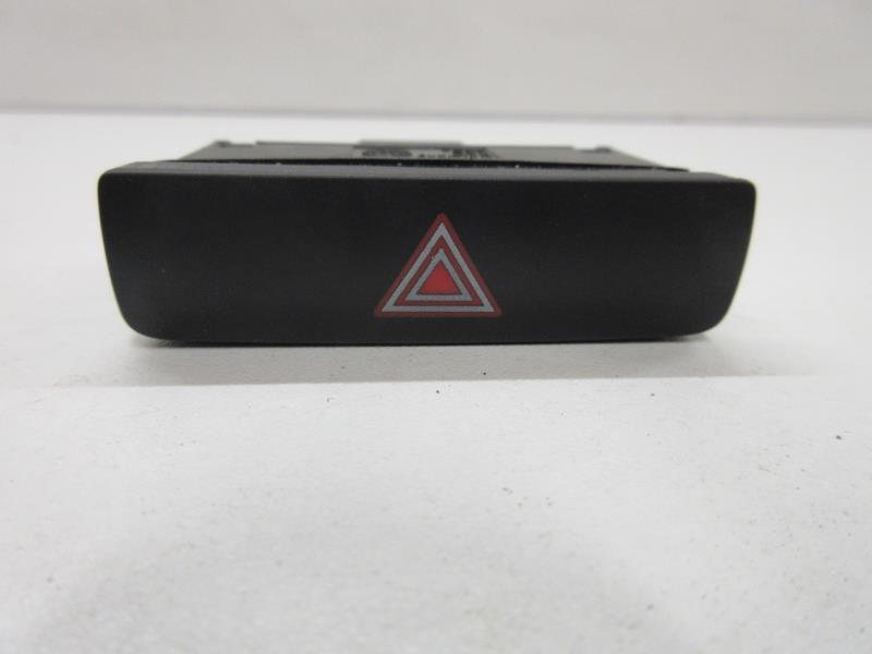Bouton de warning VOLKSWAGEN PASSAT 6 BREAK Diesel - 1