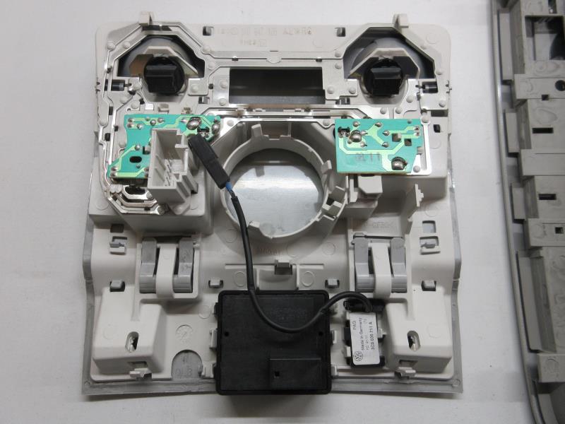 Eclairage de plafonnier VOLKSWAGEN PASSAT 6 BREAK Diesel - 1