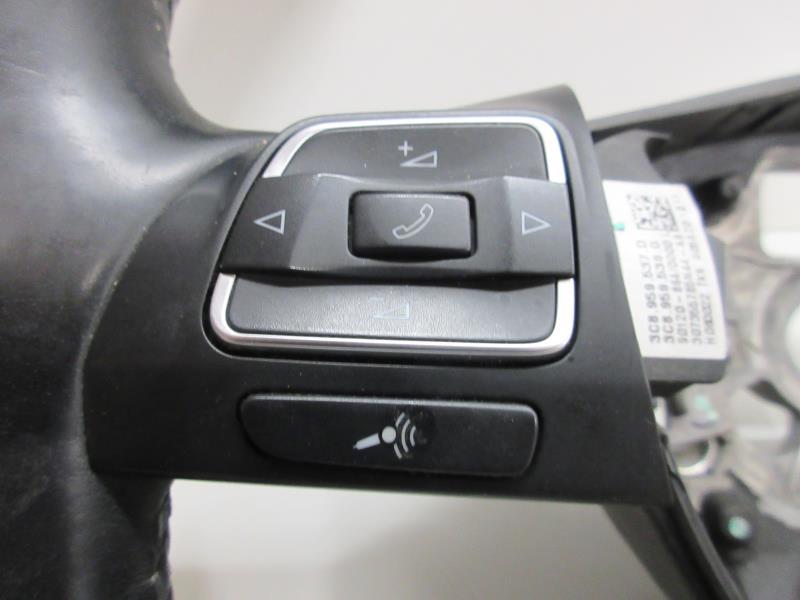 Volant VOLKSWAGEN PASSAT 6 BREAK Diesel - 1