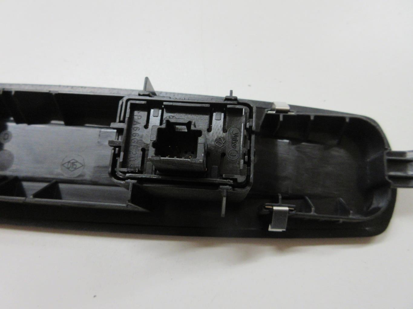 Interruttore lavacristalli anteriore destro RENAULT GRAND SCENIC 3 PHASE 3 Diésel - 1